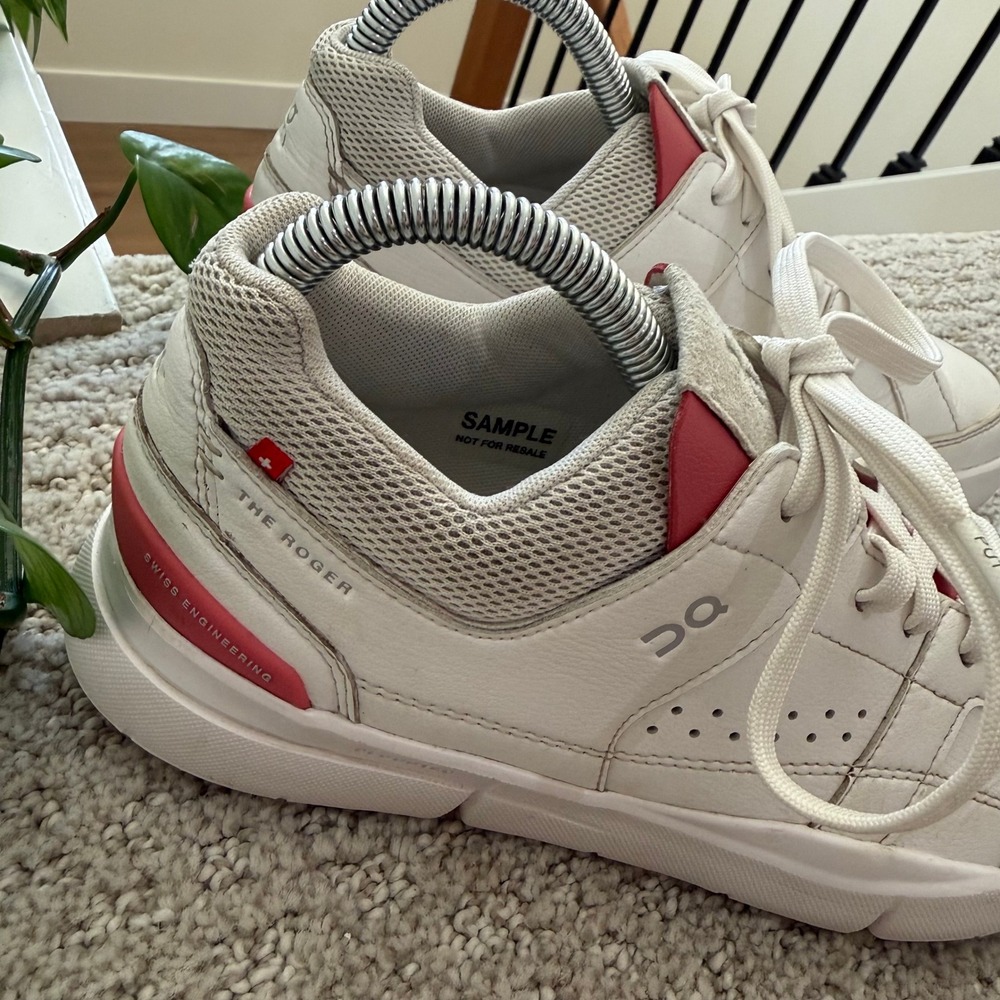 ON RUNNING THE‎ ROGER CLUBHOUSE SNEAKERS ROSEWOOD SAMPLE Women 7.5 LEATHER WHITE - Picture 4 of 12